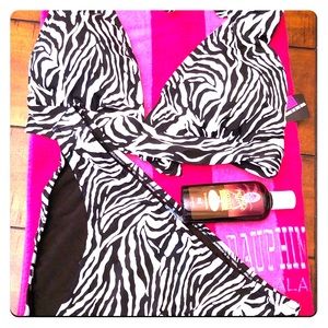 SOLD ❌ Ujena Zebra Print Bikini BOTTOM • 1X (16)